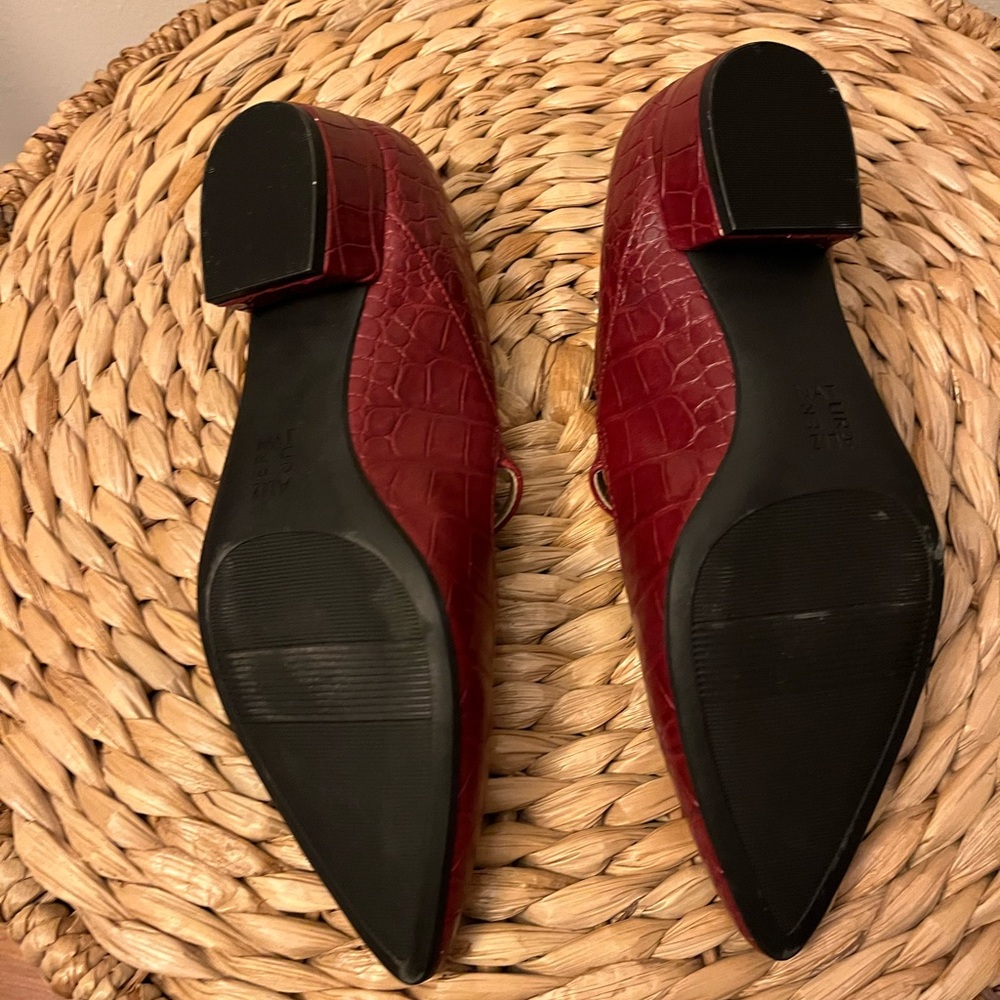 Pointed Toe Mary Jane’s, 8.5 (39) - Picture 2 of 4